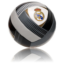 Real Madrid labda CRUZAR